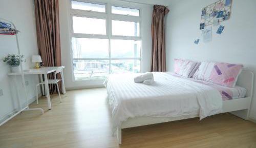 One-Bedroom Deluxe Apartment