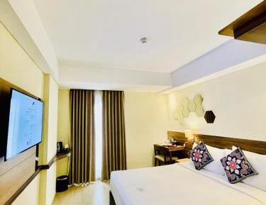 Deluxe Queen Room