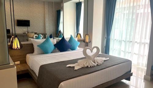 Deluxe Suite