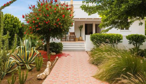 Villa with Garden View