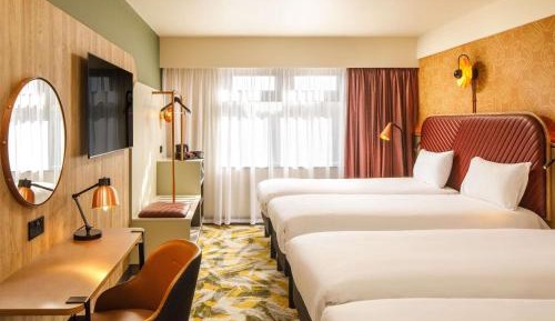 Quadruple Room with four single beds