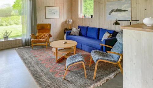 One-Bedroom Holiday Home