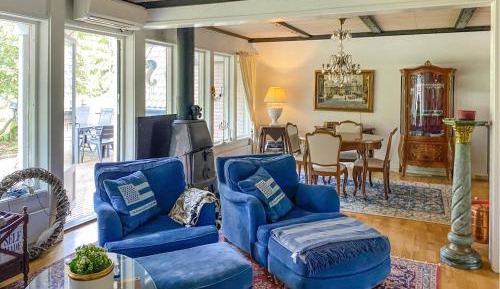 Three-Bedroom Holiday Home 