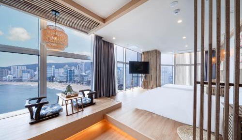 Family Room with Sea View