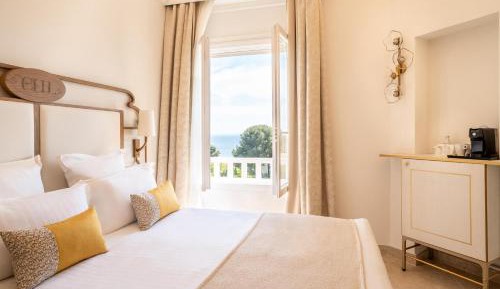Comfort Queen Room with Sea View