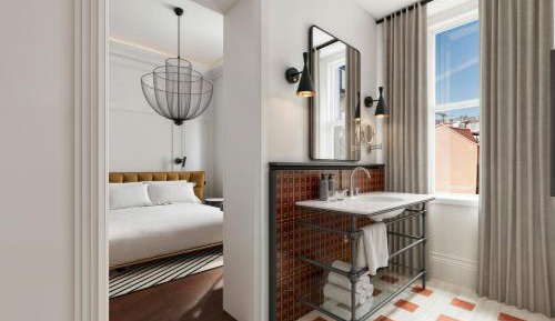 Premium King Room with City View