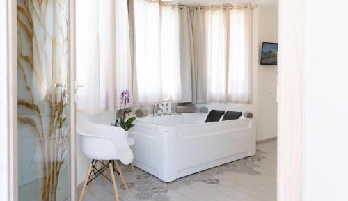 Junior Suite with Pool View