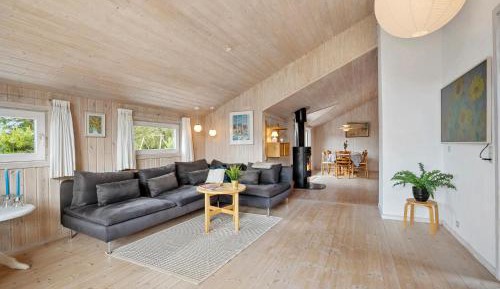 Three-Bedroom Holiday Home 