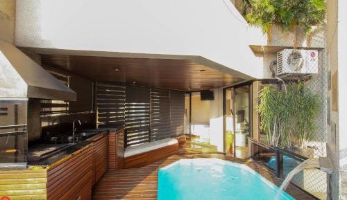 Apartment with Pool View 