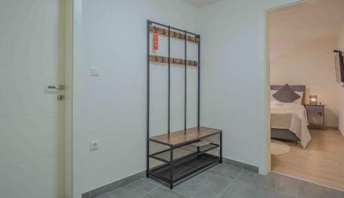 Apartment 7
