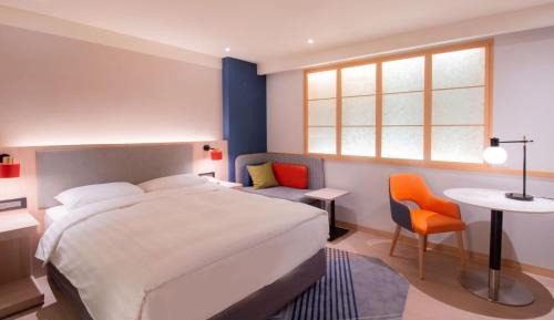 Standard Queen Room