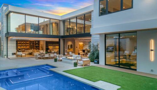 Five-Bedroom Apartment