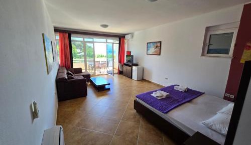 Studio Apartment with Sea View