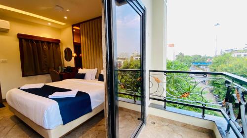 Suite with Balcony