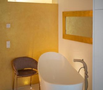 Superior One-Bedroom Apartment with Jacuzzi
