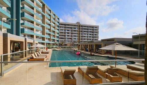 Two-Bedroom Apartment with Balcony and Sea View