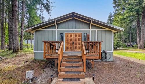 Three-Bedroom Holiday Home 