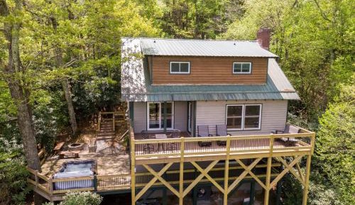 Three-Bedroom Holiday Home 