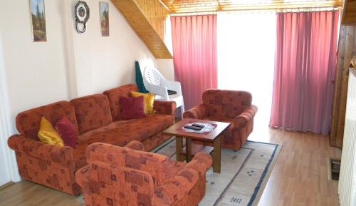 Three-Bedroom Apartment with Balcony