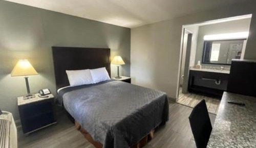 Queen Room