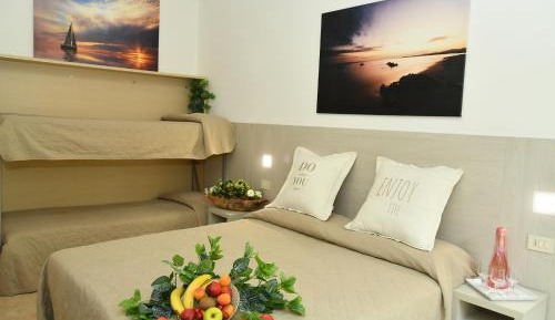 Quadruple Room with Private Bathroom