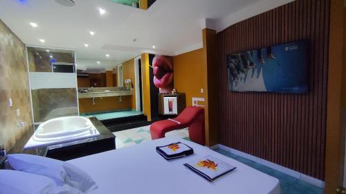 Suite with Hot Tub