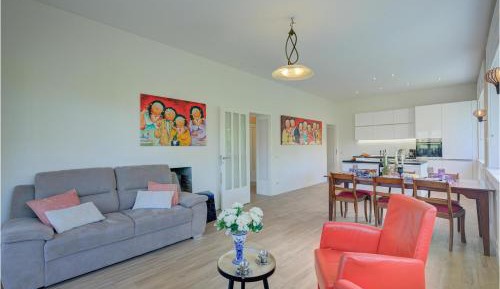 Three-Bedroom Apartment with Balcony