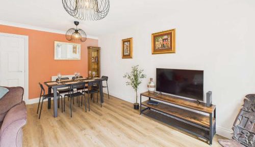 Four-Bedroom Holiday Home