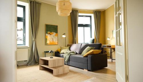 Classic One-Bedroom Apartment with King Bed