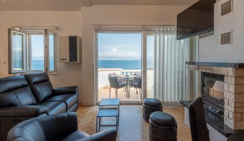 Two-Bedroom Apartment with Balcony and Sea View