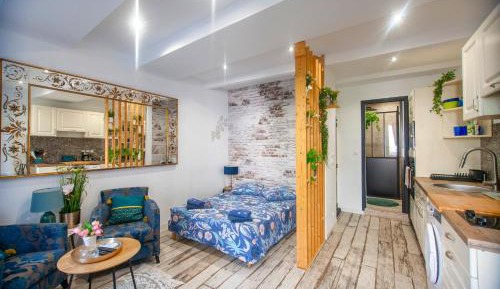 One-Bedroom Apartment