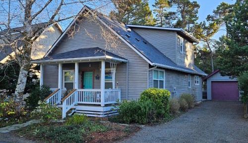 Four-Bedroom Holiday Home