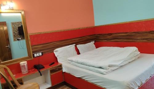 Deluxe Room (2 Adults + 1 Child)