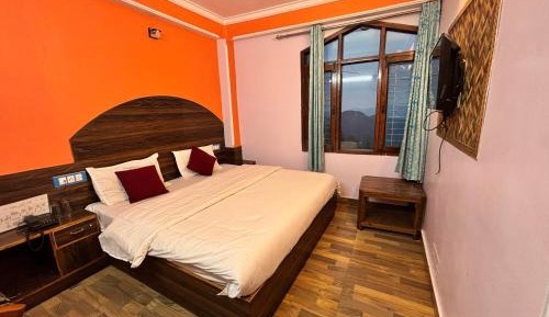 Deluxe Room (2 Adults + 1 Child)