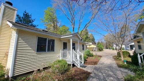 Three-Bedroom Holiday Home 