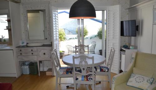 Three-Bedroom Apartment with Balcony