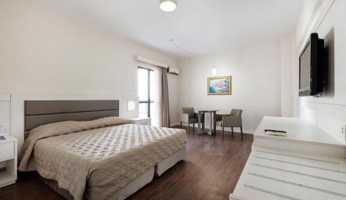 Deluxe Room (1 adult + 1 child)