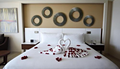 Honeymoon Suite Ocean View Diamond Club