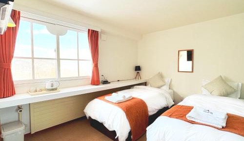 Twin Room with Bathroom