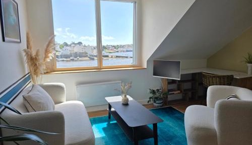 One-Bedroom Apartment with Sea View