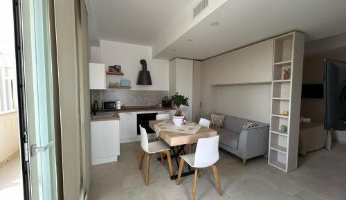 Studio Apartment with King Bed