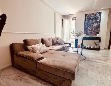 Deluxe One-Bedroom Apartment