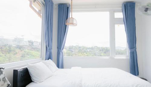 Double Room with Mountain View