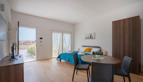 Superior One-Bedroom Apartment
