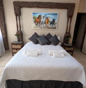 Deluxe Double Room (2 Adults + 1 Child)