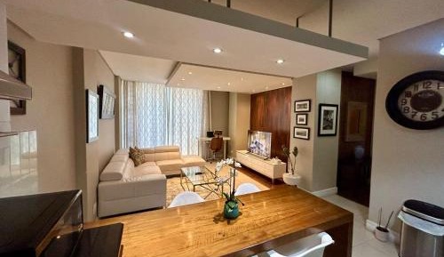 Two-Bedroom Deluxe Apartment with Balcony