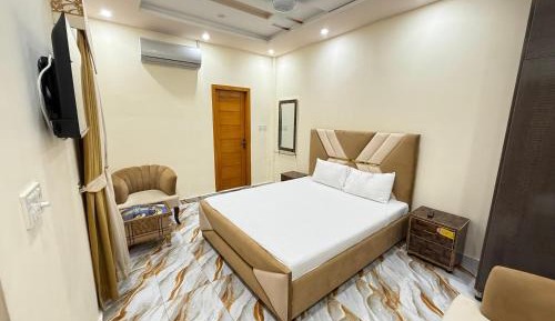 Deluxe King Room