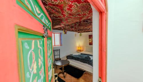 Deluxe Double Room (2 Adults + 1 Child)