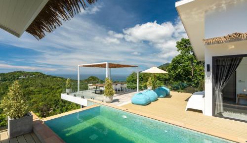 Luxury Four-Bedroom Villa with Sea View