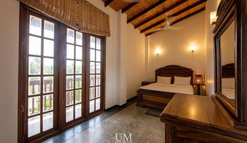 Queen Room with Pool View